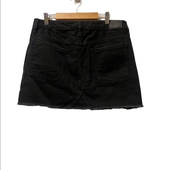American Eagle Outfitters Black mid length Jean Skirt with Frayed At the bottom. - Picture 9 of 10